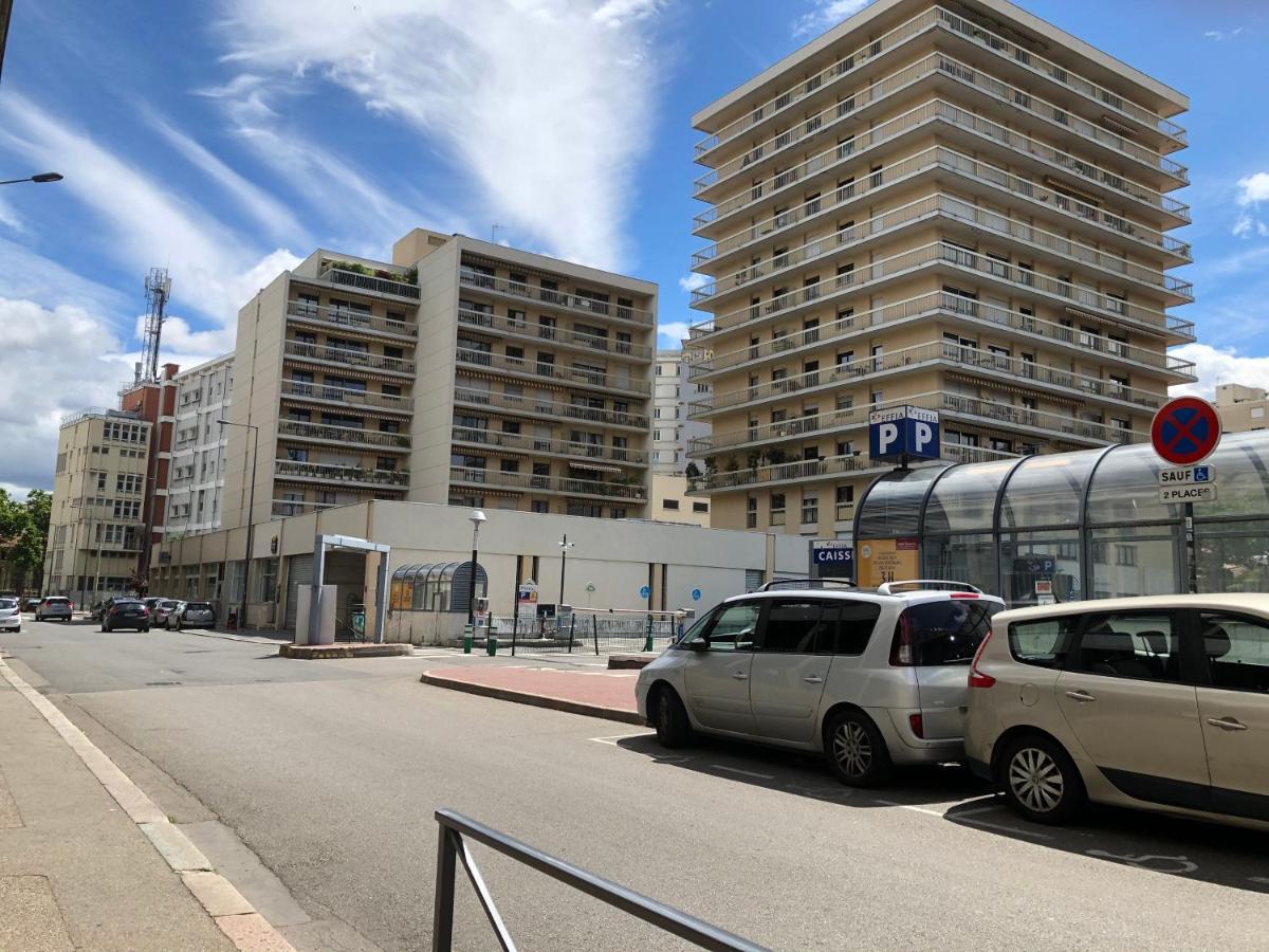 Appartement Hyper Centre Avec Garage Сент-Этьен Экстерьер фото